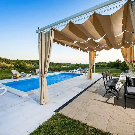 Villa Jana 4 Bedroom Kanfanar