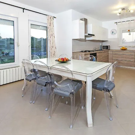 Jana 4 Bedroom *